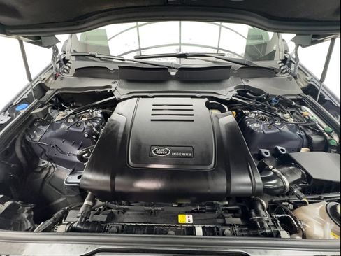Used 2025 Land Rover Discovery S AWD/4WD image 18