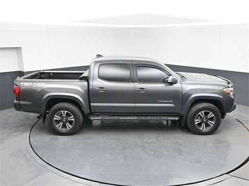 Used 2019 Toyota Tacoma TRD Sport image 38