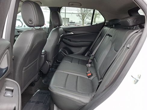Used 2023 Buick Encore GX Essence image 10