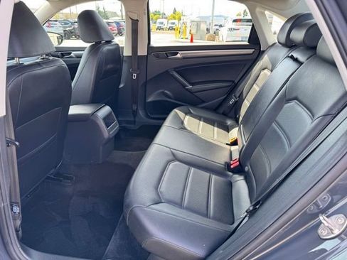 Used 2018 Volkswagen Passat 2.0T R-Line FWD image 20