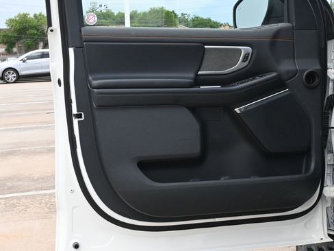 Used 2025 Ford Expedition Tremor AWD/4WD image 19