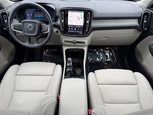 Certified 2026 Volvo XC40 B5 Plus AWD/4WD image 12