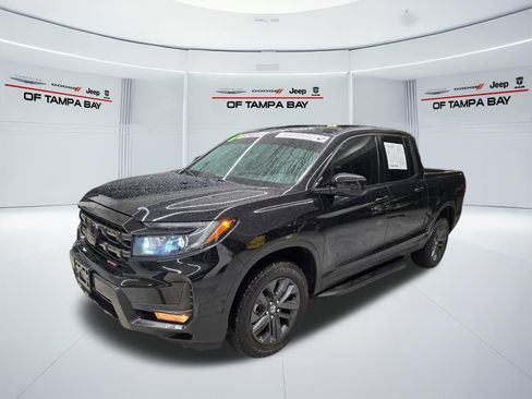 Used 2025 Honda Ridgeline Sport image 2