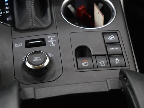Used 2025 Toyota Highlander XSE AWD/4WD image 21
