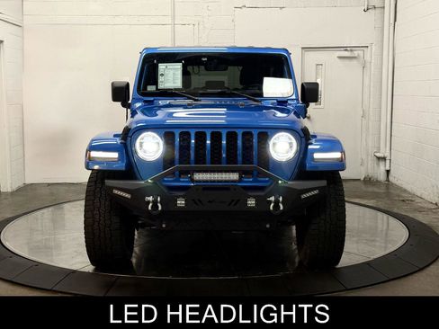 Used 2022 Jeep Wrangler Unlimited Sahara w/ Cold Weather Group AWD/4WD image 3