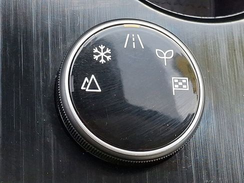 Used 2023 Nissan Rogue SV image 25