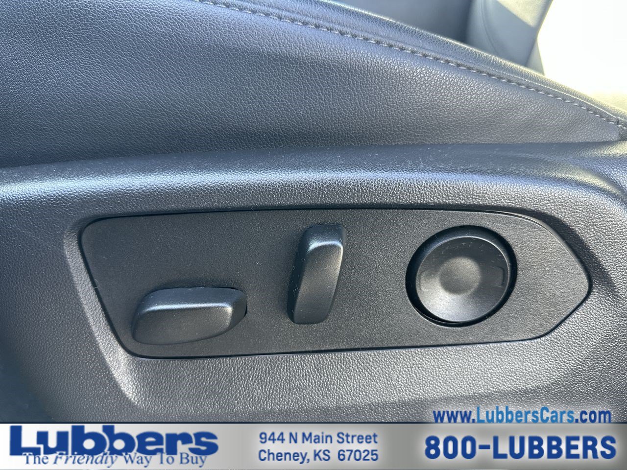 Used 2025 Chevrolet Tahoe LT AWD/4WD image 12