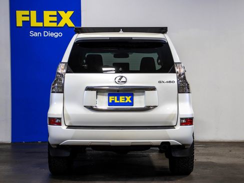Used 2014 Lexus GX 460 image 4