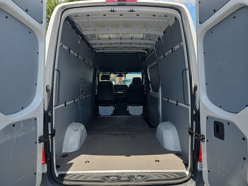Used 2025 Mercedes-Benz Sprinter 2500 image 13