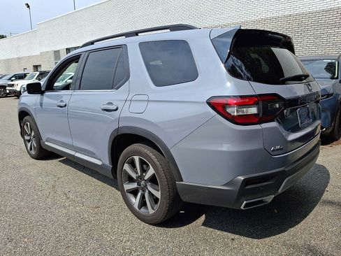 Used 2023 Honda Pilot Touring image 6