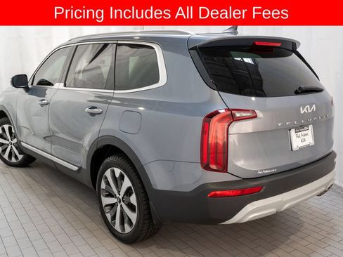 Used 2022 Kia Telluride S FWD image 3