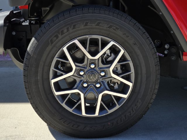 Used 2026 Jeep Wrangler Unlimited Sahara AWD/4WD image 14