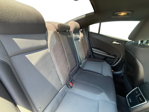 Used 2017 Dodge Charger SXT RWD image 16