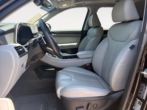 Used 2022 Hyundai Palisade SEL w/ 8P Bench Seat Package FWD image 2