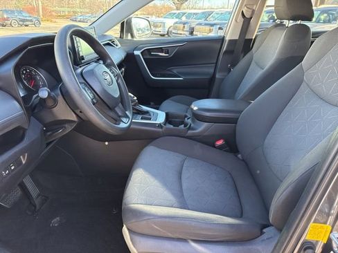 Used 2020 Toyota RAV4 XLE image 19