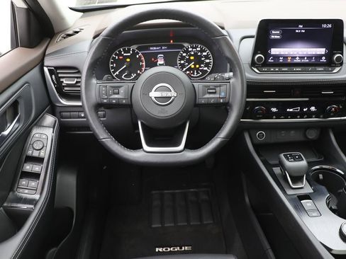 Used 2023 Nissan Rogue SV w/ SV Premium Package image 13