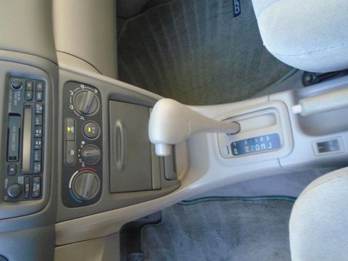 Used 2002 Toyota Corolla CE image 14