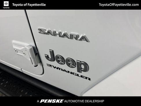 Used 2024 Jeep Wrangler Unlimited Sahara w/ Technology Group AWD/4WD image 3