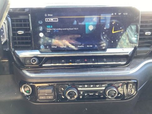 Used 2022 Chevrolet Silverado 1500 LT image 20