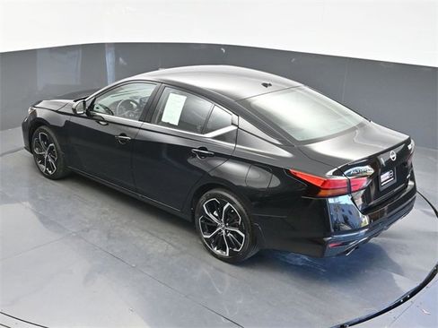 Certified 2024 Nissan Altima 2.5 SR image 30