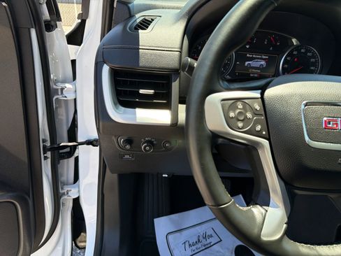 Used 2024 GMC Terrain SLT FWD image 15
