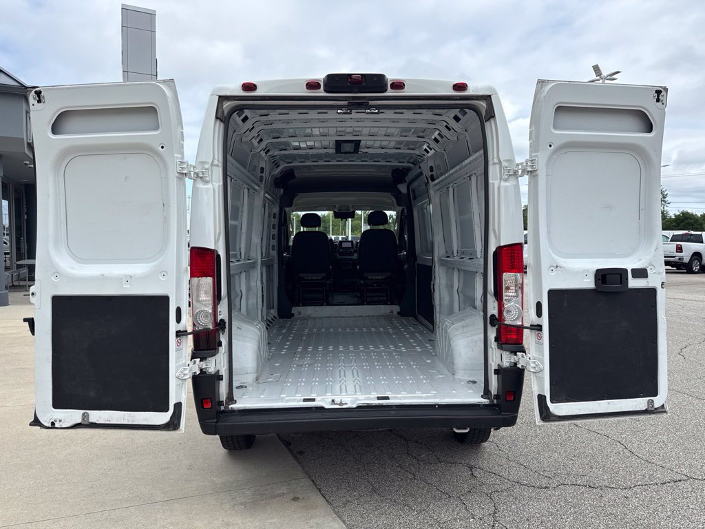Used 2025 RAM ProMaster 2500 w/ Convenience Group FWD image 16