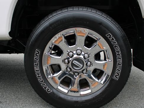 Used 2018 Ford F250 Lariat w/ Lariat Ultimate Package image 10