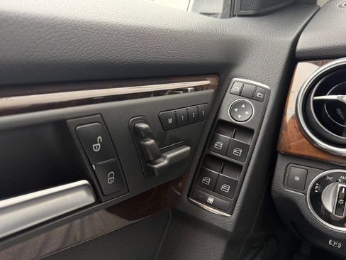 Used 2013 Mercedes-Benz GLK 350 4MATIC image 36