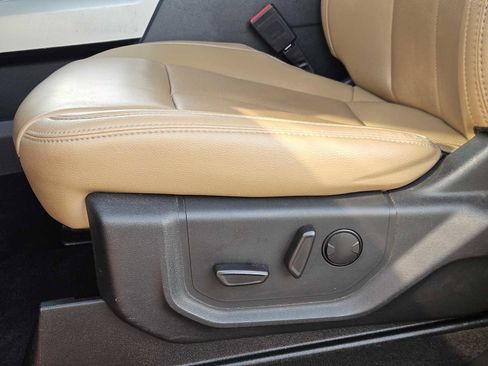 Used 2022 Ford F250 Lariat image 23