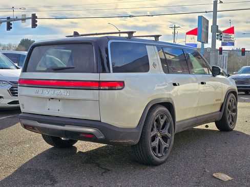 Used 2024 Rivian R1S Adventure image 3