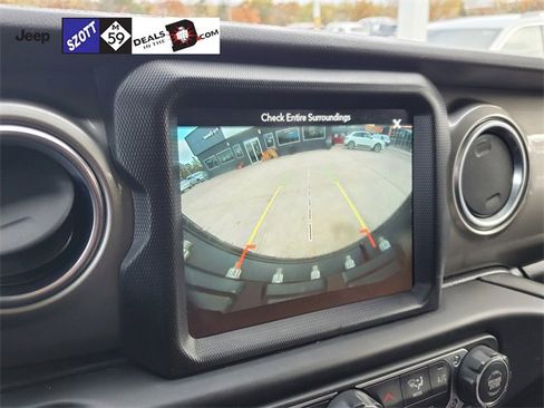 Used 2018 Jeep Wrangler Unlimited Sahara w/ Dual Top Group image 31