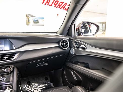 Used 2023 Alfa Romeo Stelvio Veloce AWD/4WD image 41