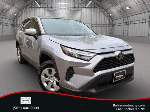 Used 2023 Toyota RAV4 LE AWD/4WD image 1