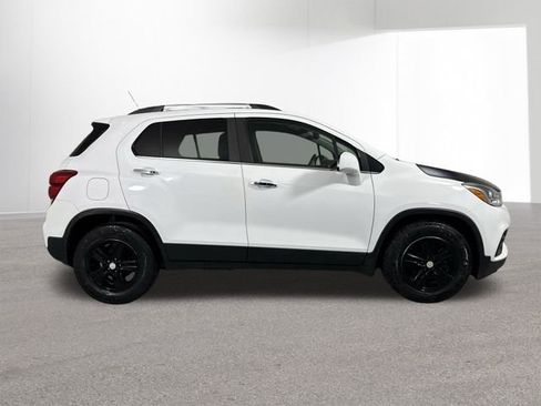 Used 2017 Chevrolet Trax LT w/ Driver Confidence Package image 35