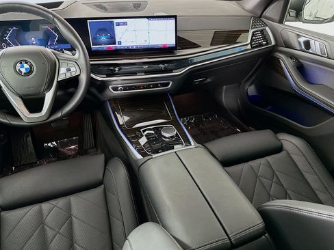 Used 2025 BMW X5 xDrive40i w/ Parking Assistance Package image 25