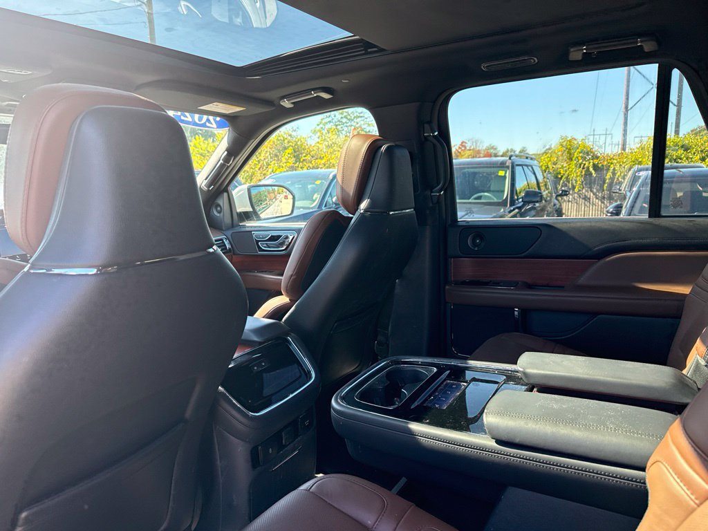 Used 2024 Lincoln Navigator L Reserve w/ Monochromatic Package AWD/4WD image 20
