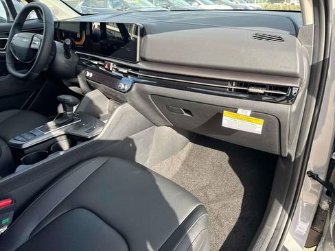 New 2026 Kia Sportage EX image 16