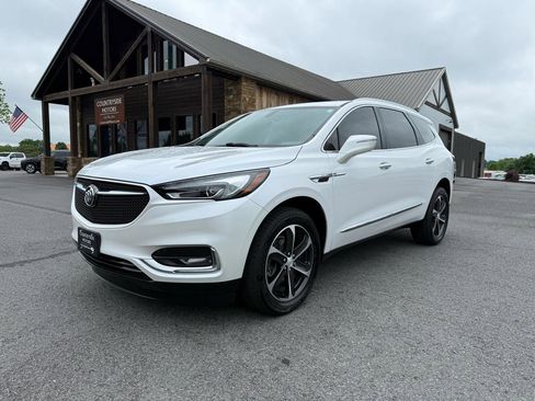 Used 2021 Buick Enclave Essence w/ Sport Touring Edition FWD image 2