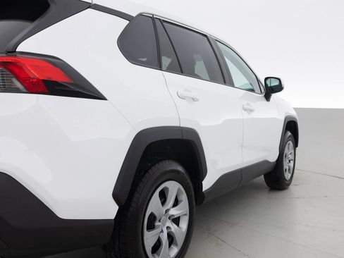 Used 2022 Toyota RAV4 LE FWD image 14