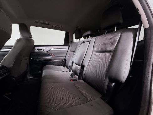 Used 2017 Toyota Highlander LE AWD/4WD image 20