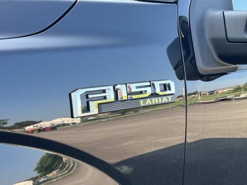 Used 2019 Ford F150 Lariat AWD/4WD image 9