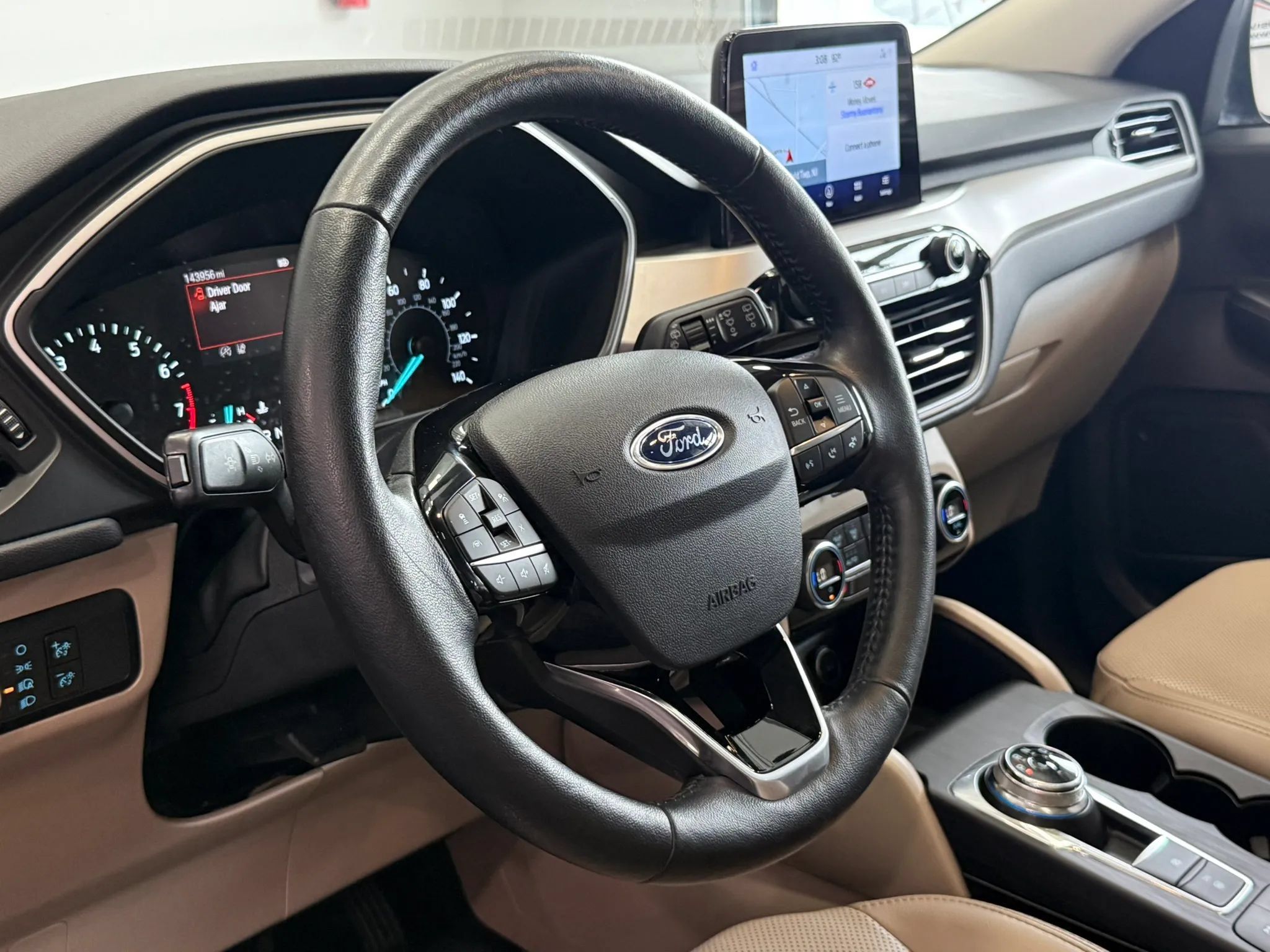 Used 2021 Ford Escape SEL w/ Class II Trailer Tow Package AWD/4WD image 9