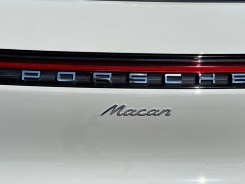 Used 2025 Porsche Macan image 37