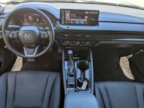 Used 2025 Honda Accord Touring image 13
