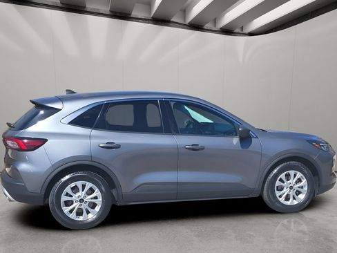 Used 2024 Ford Escape Active w/ Cold Weather Package FWD image 4