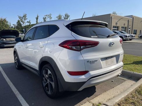 Used 2017 Hyundai Tucson Sport FWD image 3