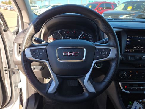 Used 2024 GMC Terrain SLE image 10