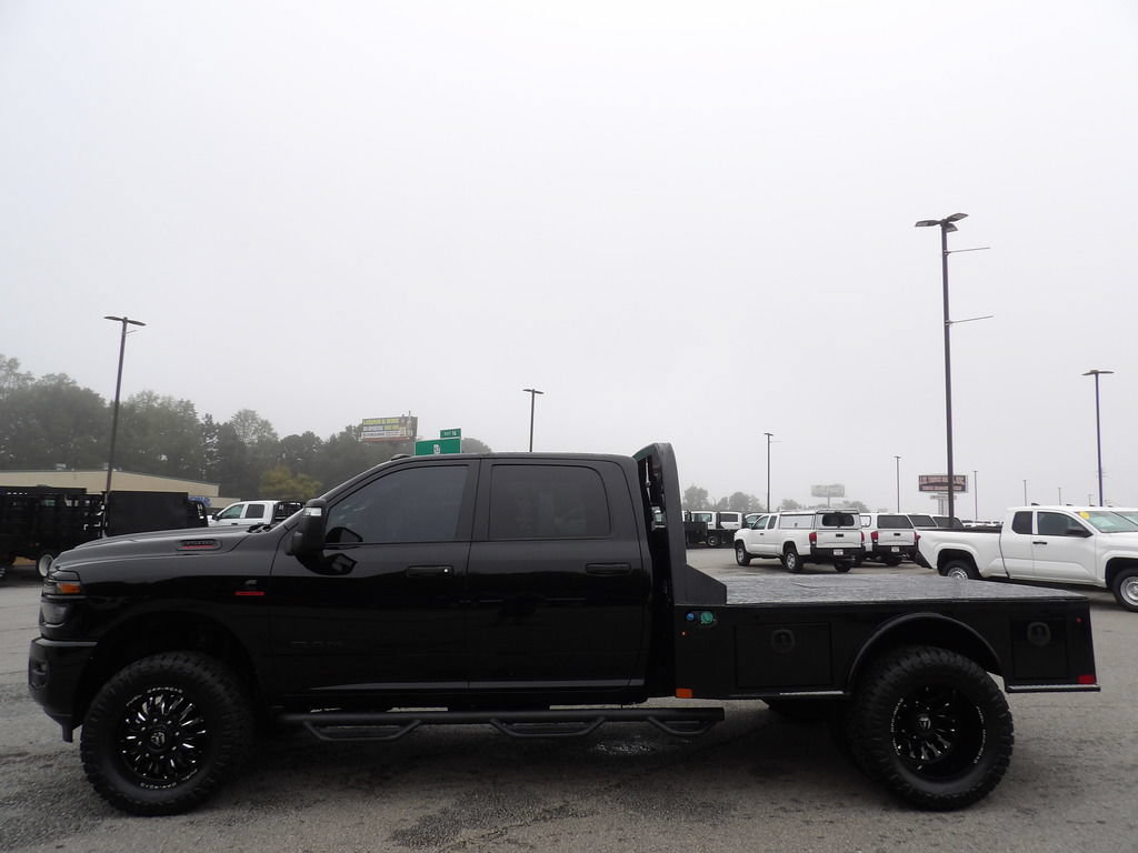 Used 2025 RAM 3500 Big Horn AWD/4WD image 68