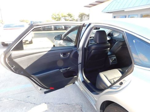Used 2016 Toyota Avalon XLE FWD image 23