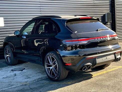 Certified 2026 Porsche Macan AWD/4WD image 3